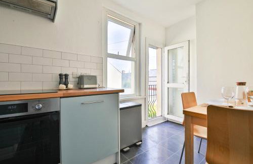 Beautifully Designed Flat with Full Amenities - Photo 22