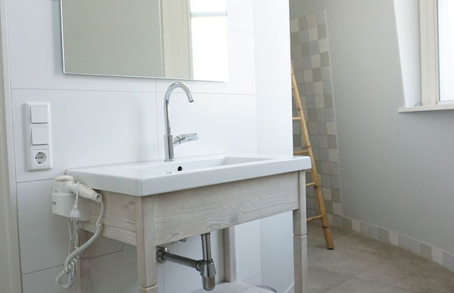 Holiday Home in Vlissingen With Garden - Photo 26