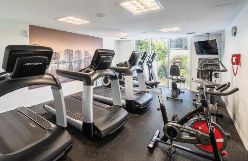 Sunny Isles 1BDR Sea View and Pool - Foto 15