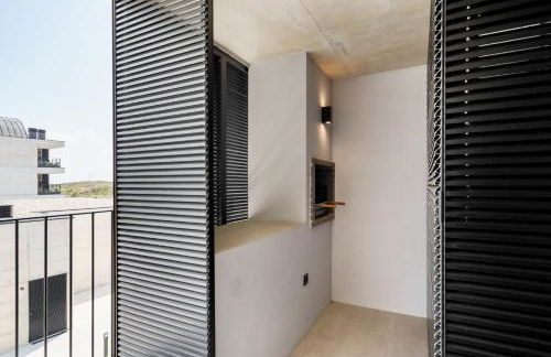 Green Coast Beachfront Retreat By Minhos Guest - Photo 23