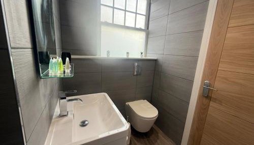 Stylish 3 bed spacious flat - Foto 4