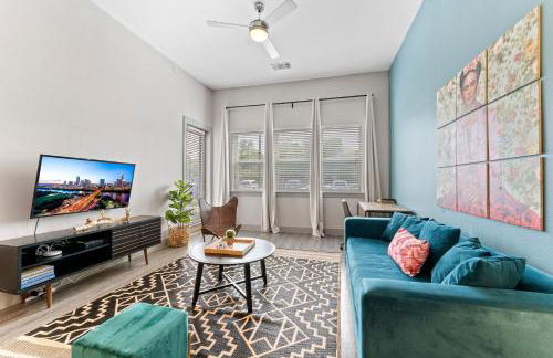 Modern & Chic 1BR Luxury Apts Close to Downtown & Airport - Photo 23