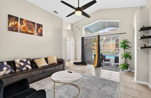 Entire Disney Retreat Home minutes from Disney, Shopping, and Restaurants 4br,2ba,7beds sleeps 10 - Foto 5