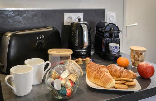 Wi-Fi - Netflix - Spacieux - Centre-ville - CASA SERENIA - Foto 9