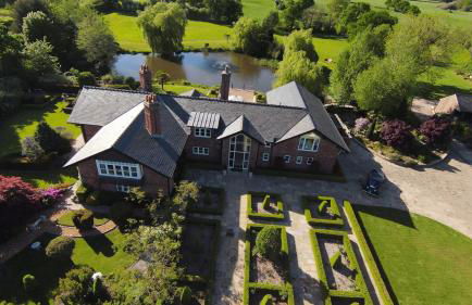 Fernside house and barns - Photo 10