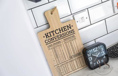 Modern 3BR Home in 9 Anson Rd Near Sandwell Hospital with Garden and Free Parking - Foto 23