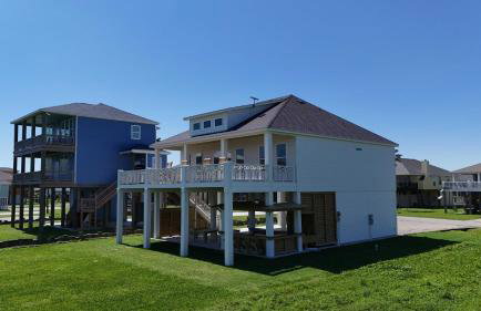 4BR Beach Haven - Deck, Gourmet Kitchen, Tiki Bar Fun - Foto 66