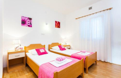 Seaside family friendly house with a swimming pool Grscica, Korcula - 23487 - Photo 22