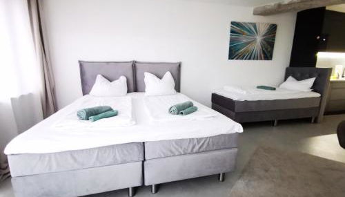 HH 06 by ROCKCHAIR - SUPERHOST Status - Modernes Apartment mit sonnigem Balkon & premium Boxspringbetten in Winterhude - Hamburg Top Geheimtipp - Foto 2