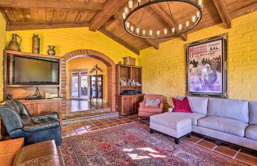 Equestrian Estate with Horse Stables and Pool! - Foto 9