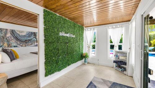 Spacious Miami Home with Private Pool & Parking - Foto 3