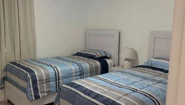 House Aurora next to Bush Gardens - Foto 2