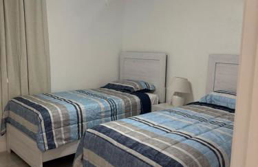 House Aurora next to Bush Gardens - Foto 2