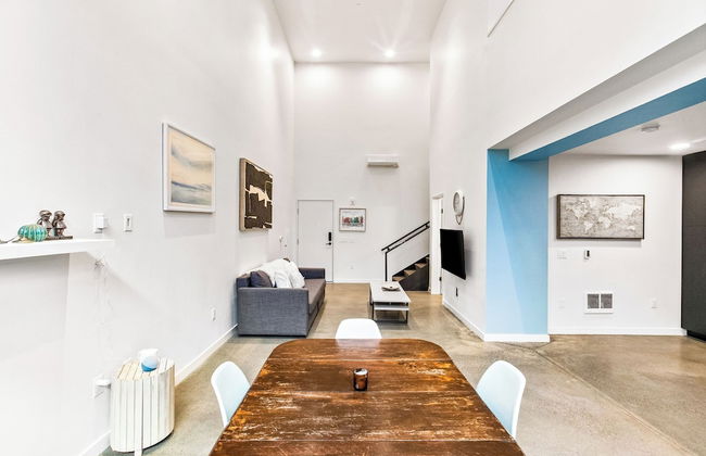 Open Loft in Redmond Core - 92 Walkscore - Photo 8