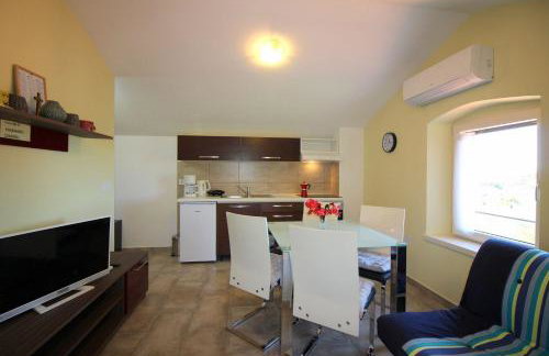 Authentisches Steinhaus mit Garten, Grill, Spielplatz, Trampolin - Foto 12