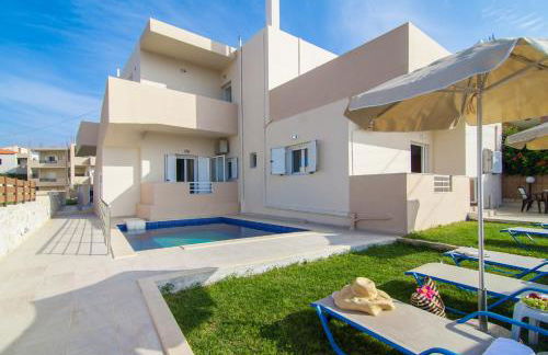 7 bedroom villa with pool, 700m from the beach! - Foto 1