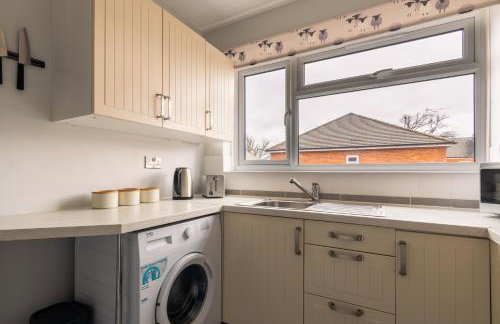 Racecourse Revelation! Free parking - Photo 20