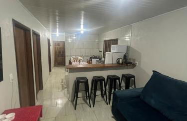 Casa inteira em terreno individual, pet friendly, vaga para 3 carros, wifi, home office - Foto 15
