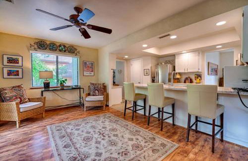 Skyline Stargazing Cabin with hot tub - Photo 9