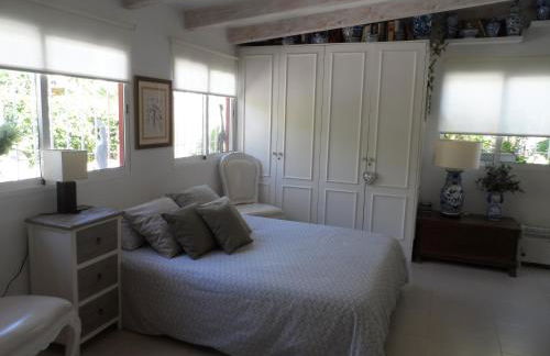 Casa con jardín frente Playa de Burriana - Foto 1