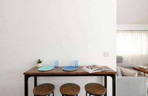 2BD Sashas Bungalow Beach Vibes 1 Block Away - Foto 14