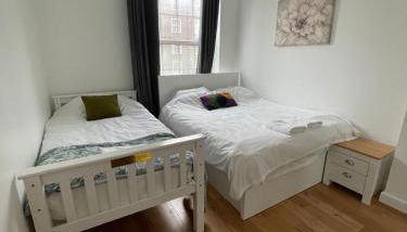 3 Bed Flat - Sleeps 6 - Parking - Wifi - Foto 5