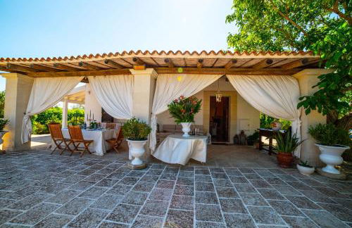 Villa Nina Luxury With Pool - Happy Rentals - Foto 19