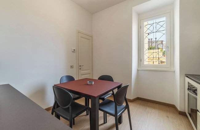 JOIVY Exclusive 2-Bedroom Villa with Private Garden - 5 minutes from the Colosseum - Photo 64