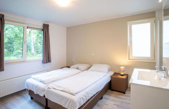 5 bedroom House in Brunssum with terrace and sauna - Photo 4