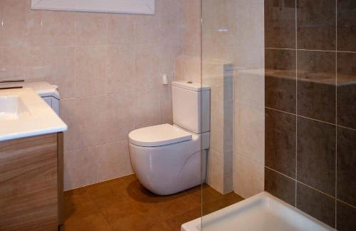 AT059 Reformed & Beach Views, Airco, WiFi - Foto 15