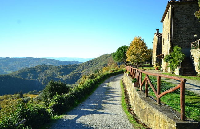 Farmhouse in Dicomano With Tuscan Views - Photo 16