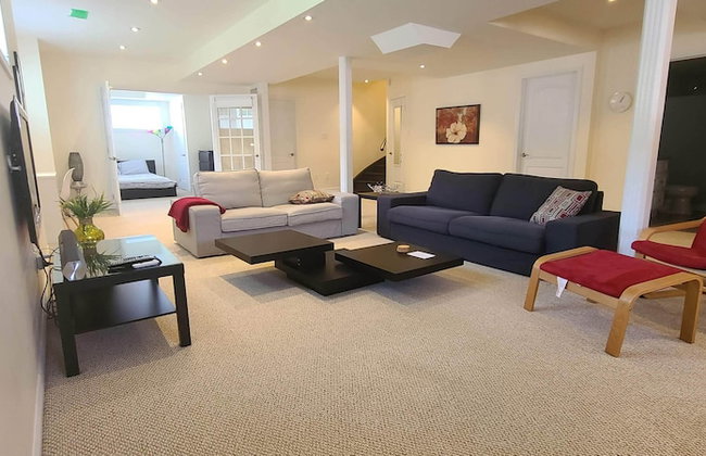 Spacious 2 BR, 3 Beds, Sleeps 6, Kitchen, Laundry - Foto 6