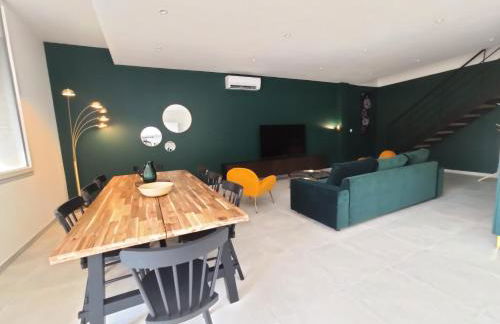 ColorChic 3 étoiles - Parking Privé Terrasse Clim - 120m2 Plein centre - Foto 10