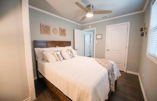 Walk to the Silos! 3 Bed 1960's Bungalow near Baylor - Foto 96