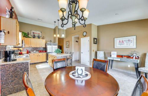 Walk to Golf Course Queen Creek Oasis with Fire Pit - Foto 8