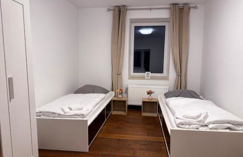 T&K Apartments - 8 Room Detached house - 6 min to Messe DUS - Private Parking - Foto 11