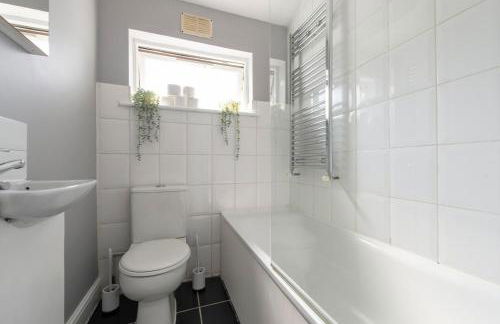 Lovely 3-bed 20 minutes to Central London - Photo 31