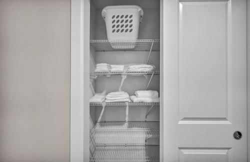 SkyTower 2BD | Parking Available | Downtown - Photo 37