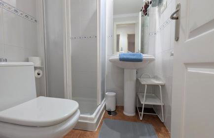 Elegant Sea View Apartment Near Beach & Train - Foto 22