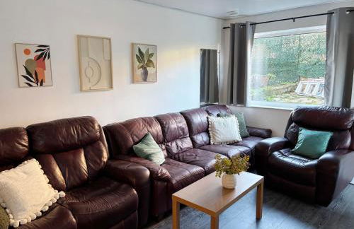 Relaxing Getaway With Hot Tub & Sauna Sleeps 6 - Foto 90