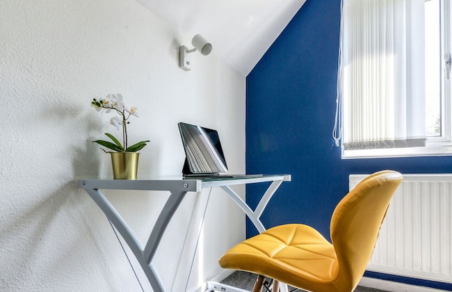 Contemporary 4 Bedroom Detached House With Parking and City Links - Foto 10