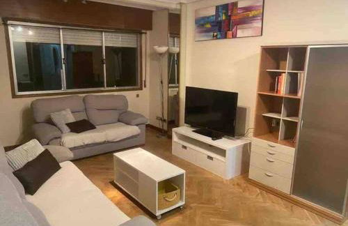 Piso amplio, iluminado y muy bien comunicado - Foto 29