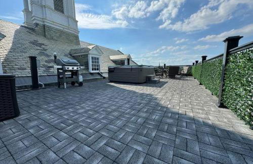 Upscale Industrial Penthouse - Foto 20