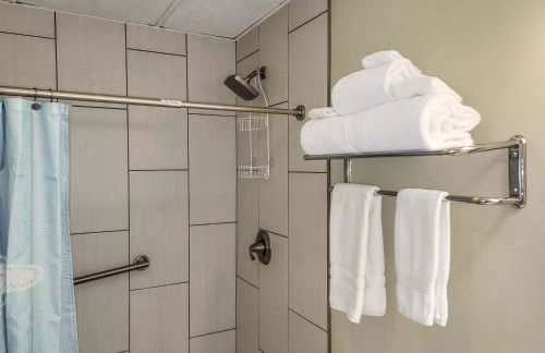 Pool and Hot Tub Ground Floor Studio - Oceanfront - Full Kitchen - Patio - Foto 11