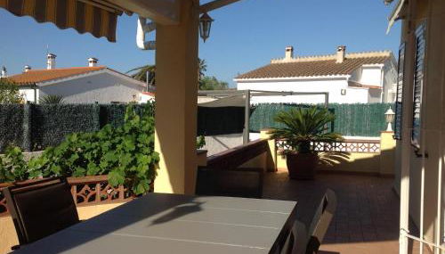 Casa con Piscina, A/A, BBQ, WiFi y Garaje en Sant Pere Pescador - ES-89-76 - Foto 4