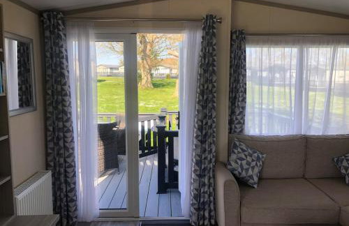 Relaxing Retreat with Hot Tub - Photo 16