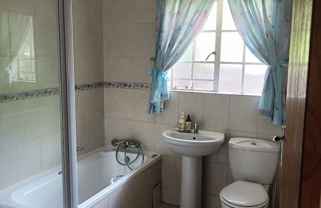 Charming Randburg Accommodation Near the Olivedale Clinic - Foto 15