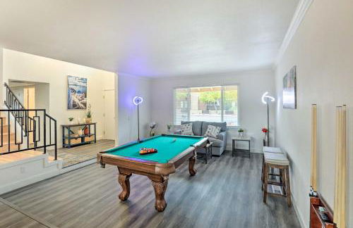 Relax Fireside and Play Pool! Home 4 Mi to Dtwn Reno - Foto 6