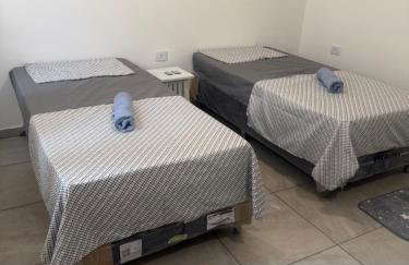 Apartamento Studio 2 camas solteiro 20 minutos Aeroporto Guarulhos - Foto 1