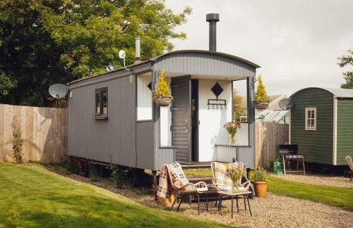 Lomu - Cosy Coastal Shepherd's Hut with Log-Burner and WiFi - Foto 8